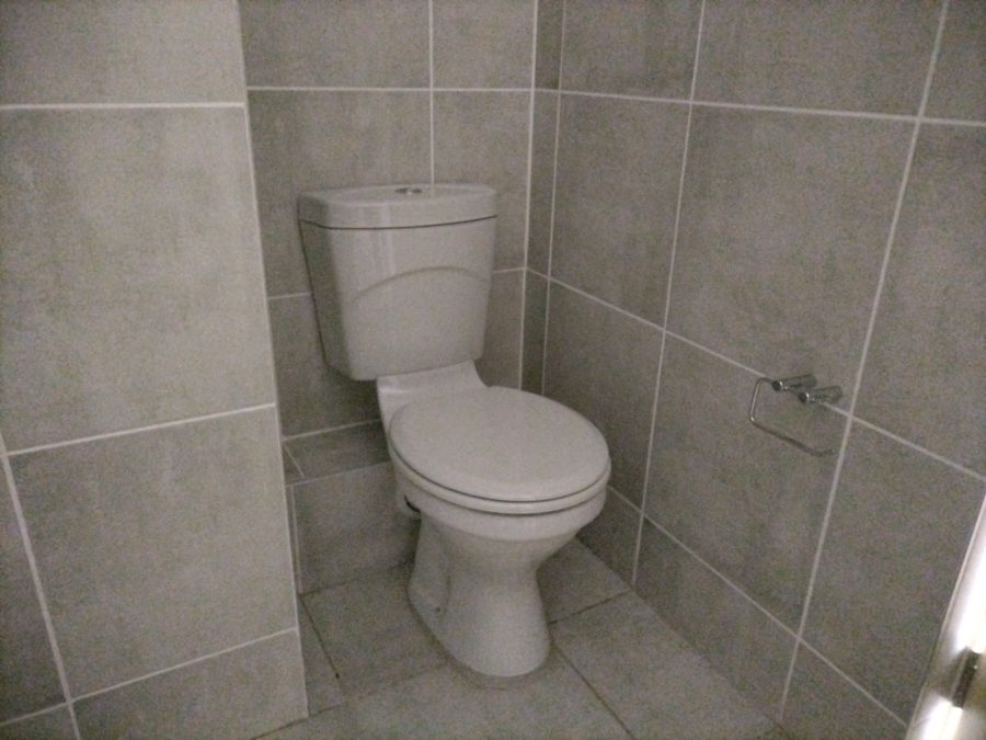 To Let 1 Bedroom Property for Rent in Admirals Park Western Cape